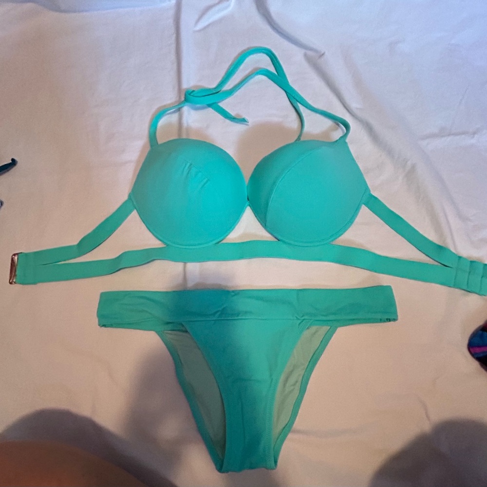 Victoria’s Secret bikini